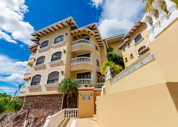 Casa vacanze Top-floor With Sweeping Ocean, Mountain & Marina Views *